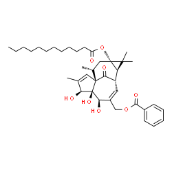 ChemSpider 2D Image | [(1S,4S,5R,6R,9S,10R,12S,14R)-12-(Dodecanoyloxy)-4,5,6-trihydroxy-3,11,11,14-tetramethyl-15-oxotetracyclo[7.5.1.0~1,5~.0~10,12~]pentadeca-2,7-dien-7-yl]methyl benzoate | C39H54O8