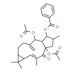 ChemSpider 2D Image | (2E)-4a,8-Diacetoxy-1,1,3,6-tetramethyl-9-methylene-4-oxo-1a,4,4a,5,6,7,7a,8,9,10,11,11a-dodecahydro-1H-cyclopenta[a]cyclopropa[f][11]annulen-7-yl benzoate | C31H38O7