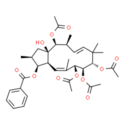 ChemSpider 2D Image | (1S,2S,3aR,4S,5S,6E,9S,10S,11R,13aS)-4,9,10,11-Tetraacetoxy-3a-hydroxy-2,5,8,8,12-pentamethyl-2,3,3a,4,5,8,9,10,11,13a-decahydro-1H-cyclopenta[12]annulen-1-yl benzoate | C35H46O11