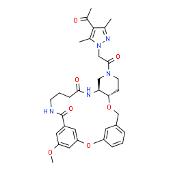 ChemSpider 2D Image | (10S,15S)-13-[(4-Acetyl-3,5-dimethyl-1H-pyrazol-1-yl)acetyl]-25-methoxy-2,9-dioxa-13,16,21-triazatetracyclo[21.3.1.1~3,7~.0~10,15~]octacosa-1(27),3(28),4,6,23,25-hexaene-17,22-dione | C33H39N5O7