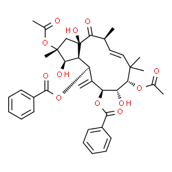 ChemSpider 2D Image | (2R,3R,3aR,4S,6S,7S,8S,10E,12S,13aR)-2,8-Diacetoxy-3,7,13a-trihydroxy-2,9,9,12-tetramethyl-5-methylene-13-oxo-2,3,3a,4,5,6,7,8,9,12,13,13a-dodecahydro-1H-cyclopenta[12]annulene-4,6-diyl dibenzoate | C38H44O12